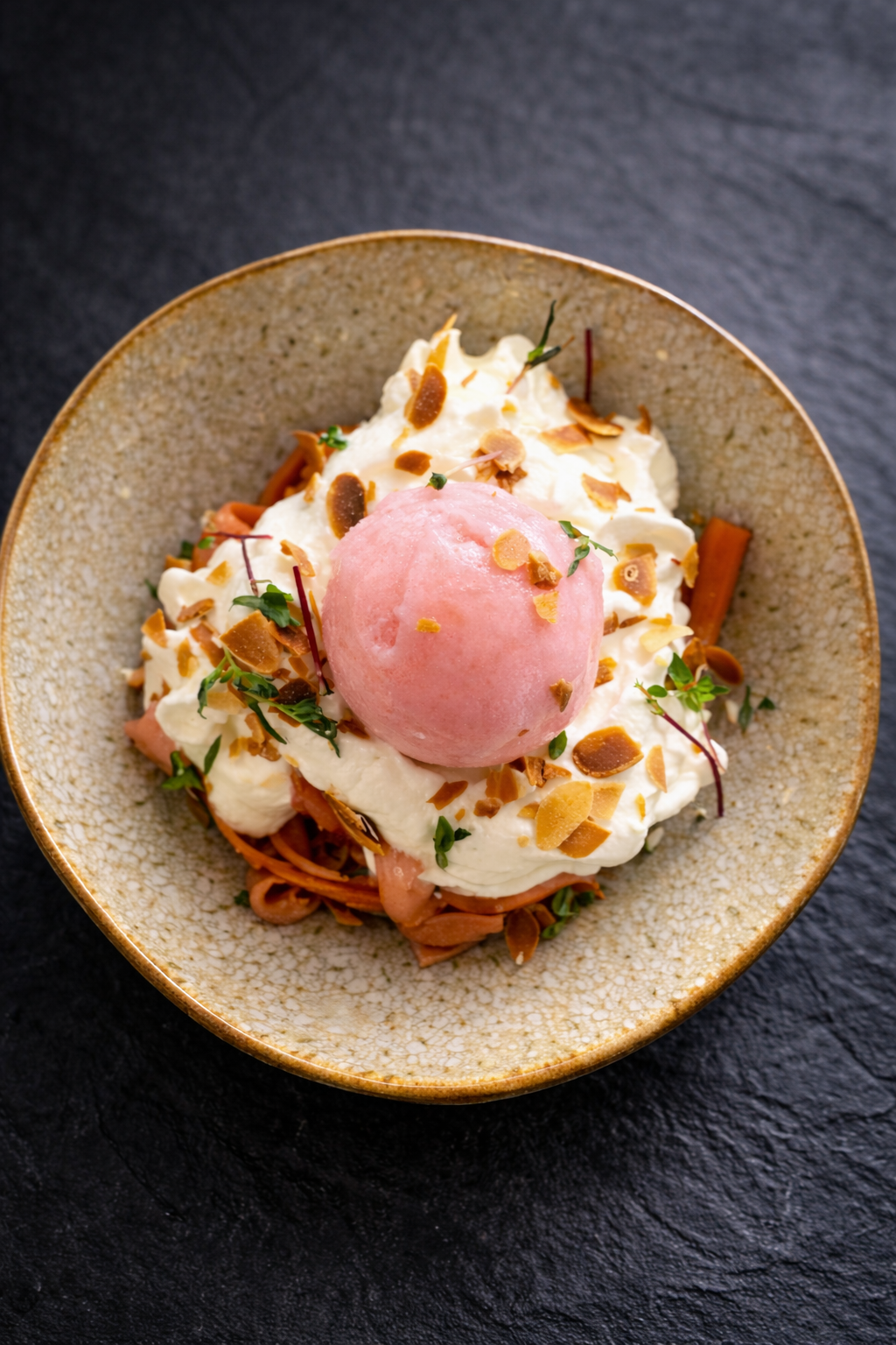 Rhubarbe et premi&egrave;res fraises : le printemps passe au sucr&eacute; &agrave; La Primatiale Laxou